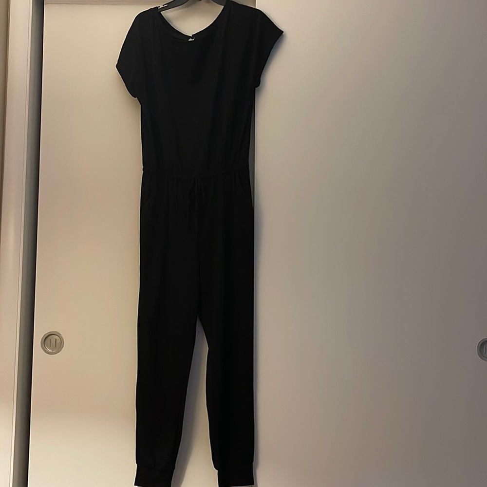Romper with pockets, ties at waist